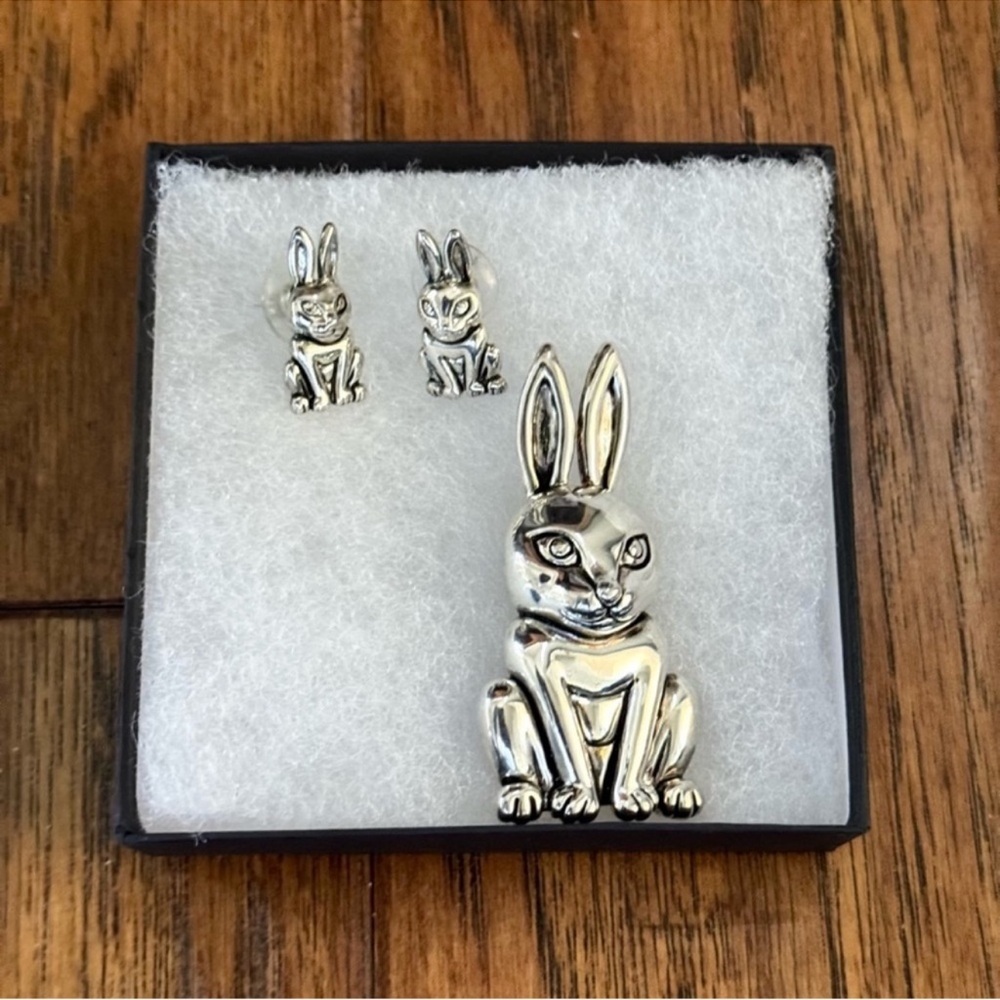 Vintage Marie Jennifer Easter Bunny Brooch and Earrings Set - Picture 2 of 8
